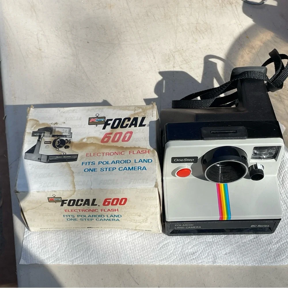 Vintage Polaroid Camera - Electronic Flash included